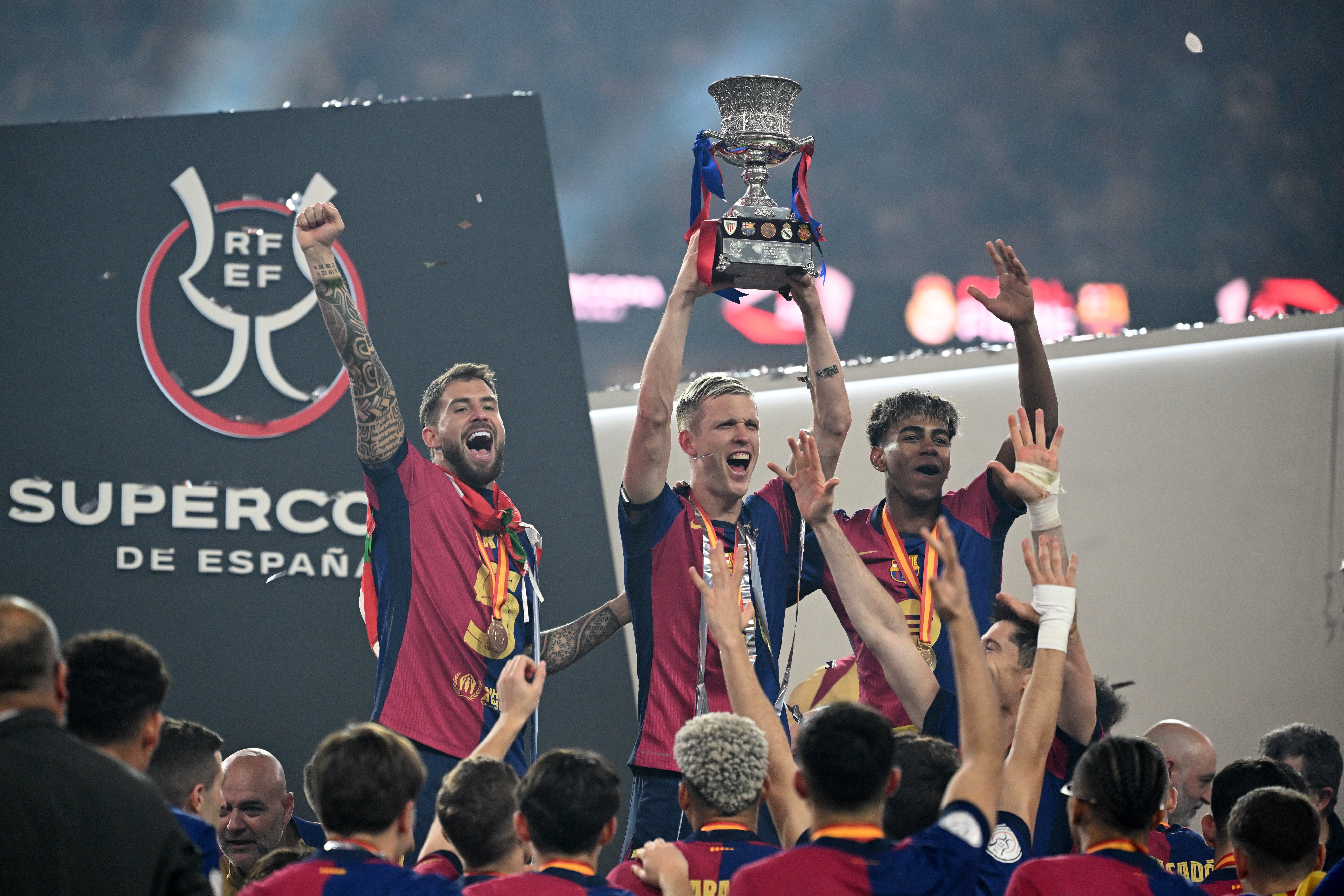 关于巴塞罗那大比分获胜，晋级日益看好的信息