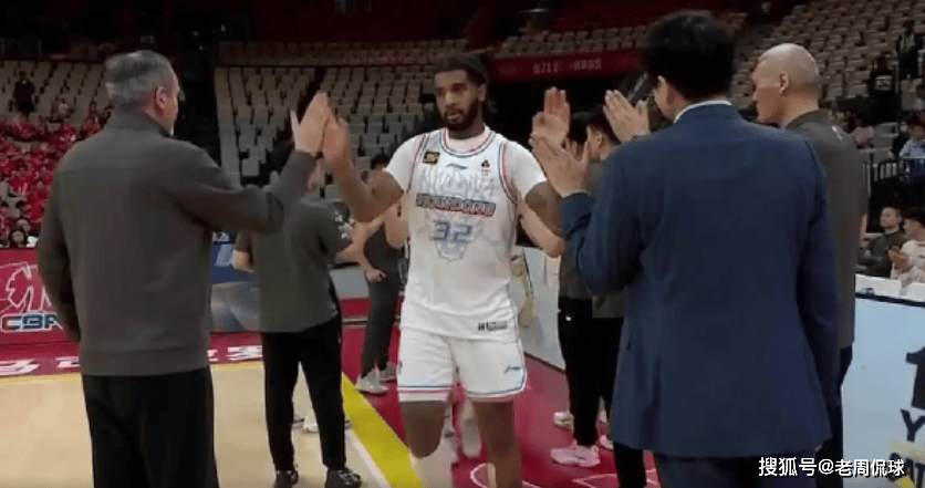 深圳雷曼客场遭遇对手逆转遭受失利