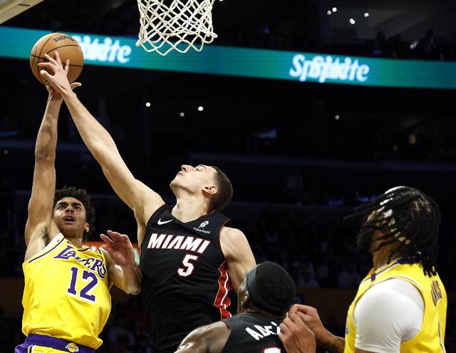 关于湖人战术出现漏洞，需及时修补防守的信息