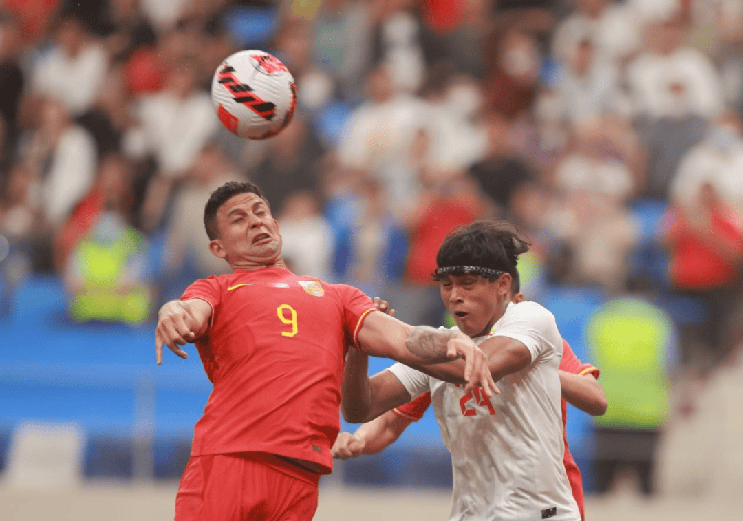 包含中国足球运动员在赛场上体现出众实力的词条 包含中国足球运动员在赛场上体现出众实力的词条