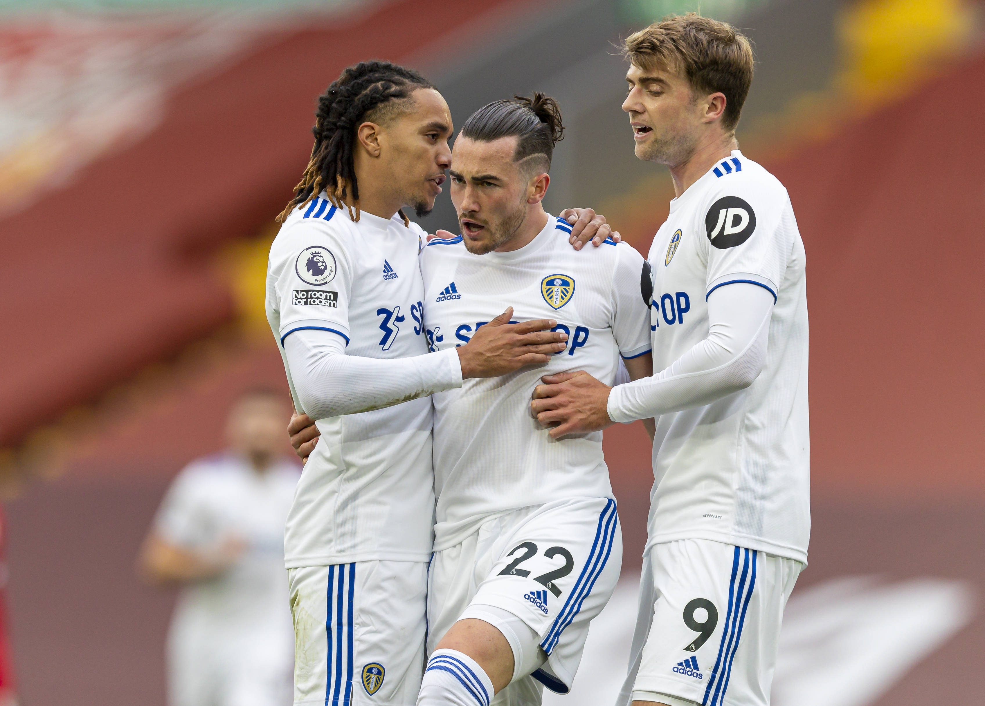 一支球队在最近的比赛中大获全胜