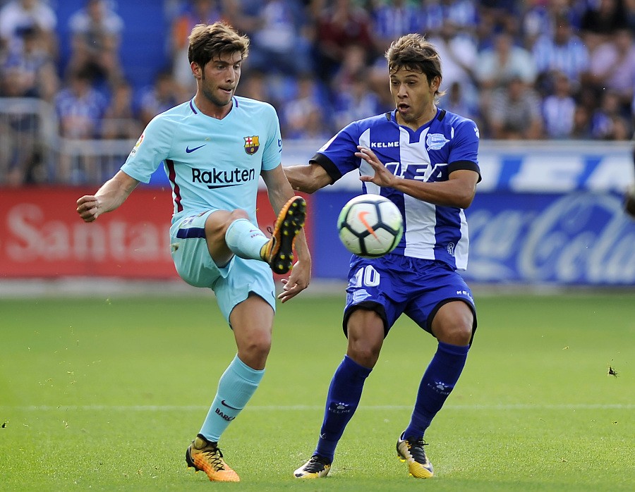 关于阿拉维斯主帅因球队连胜领奖，赞扬全队表现的信息