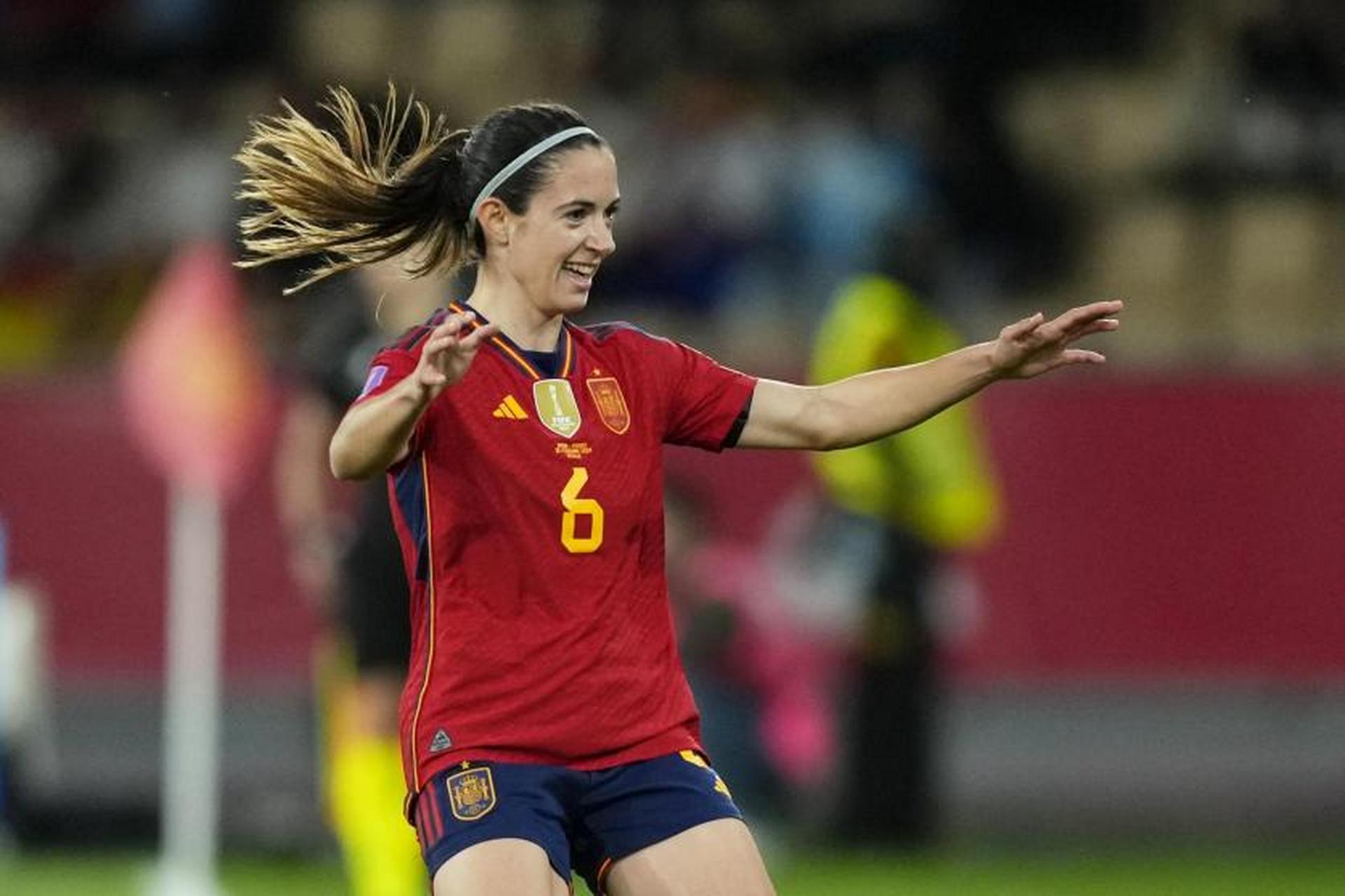 西班牙女足在比赛中取得辉煌胜利，晋级半决赛