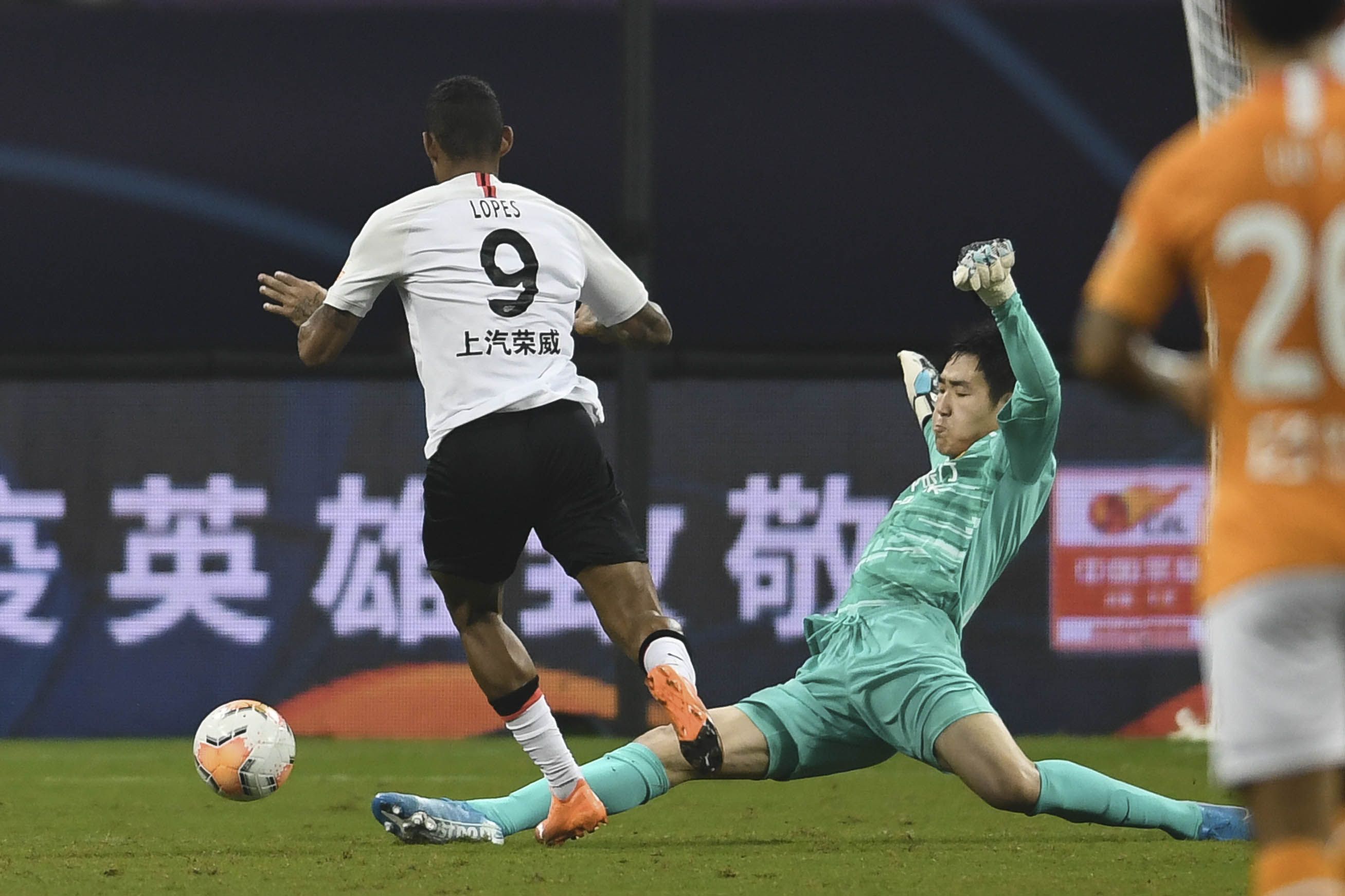 包含武汉卓尔客场负于天津泰达,遭遇困境的词条 包含武汉卓尔客场负于天津泰达,遭遇困境的词条