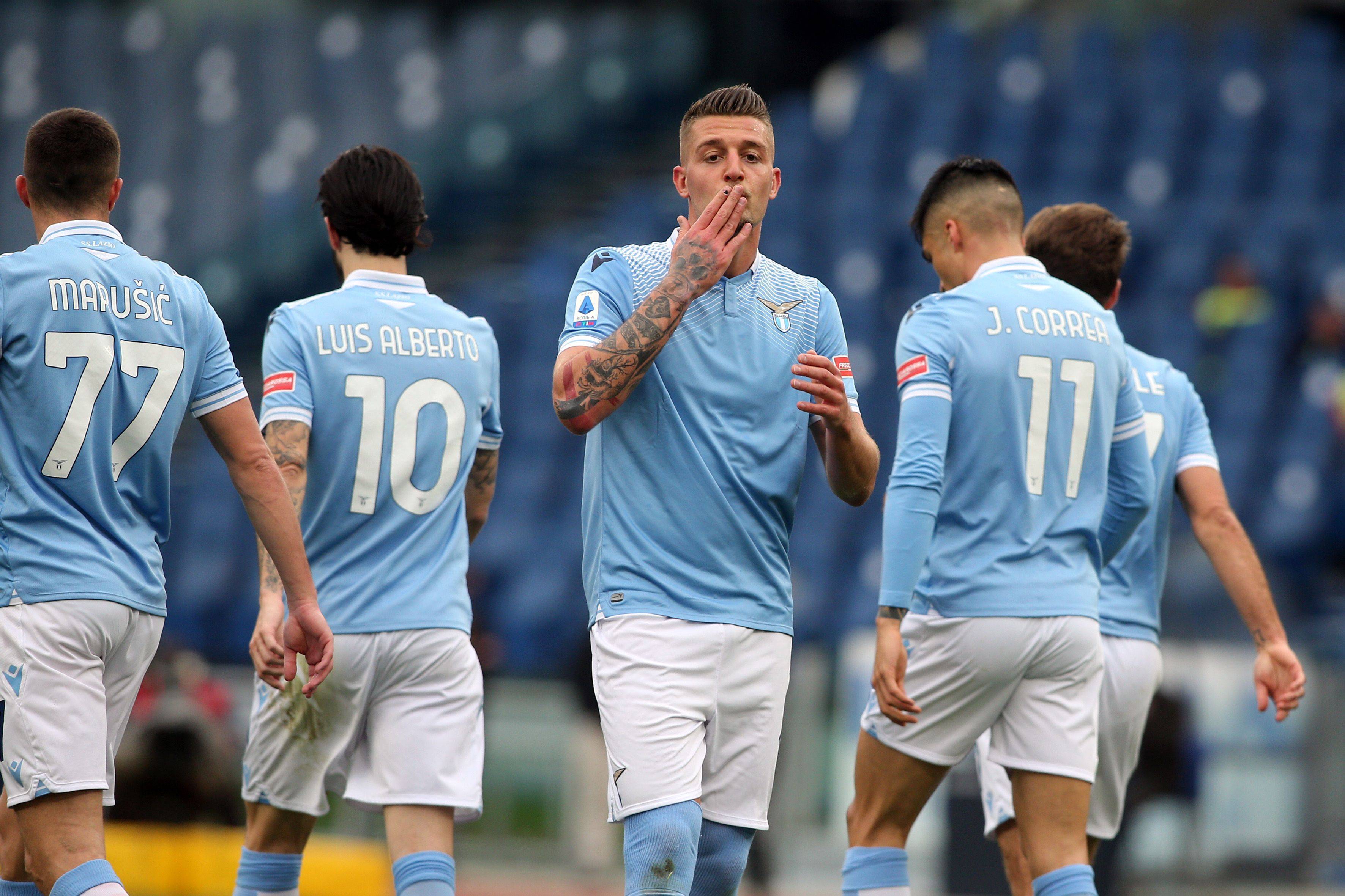 意甲赛场上演巅峰对决，球迷期待已久