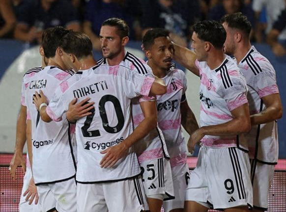 芬兰队实现逆袭，成功晋级淘汰赛