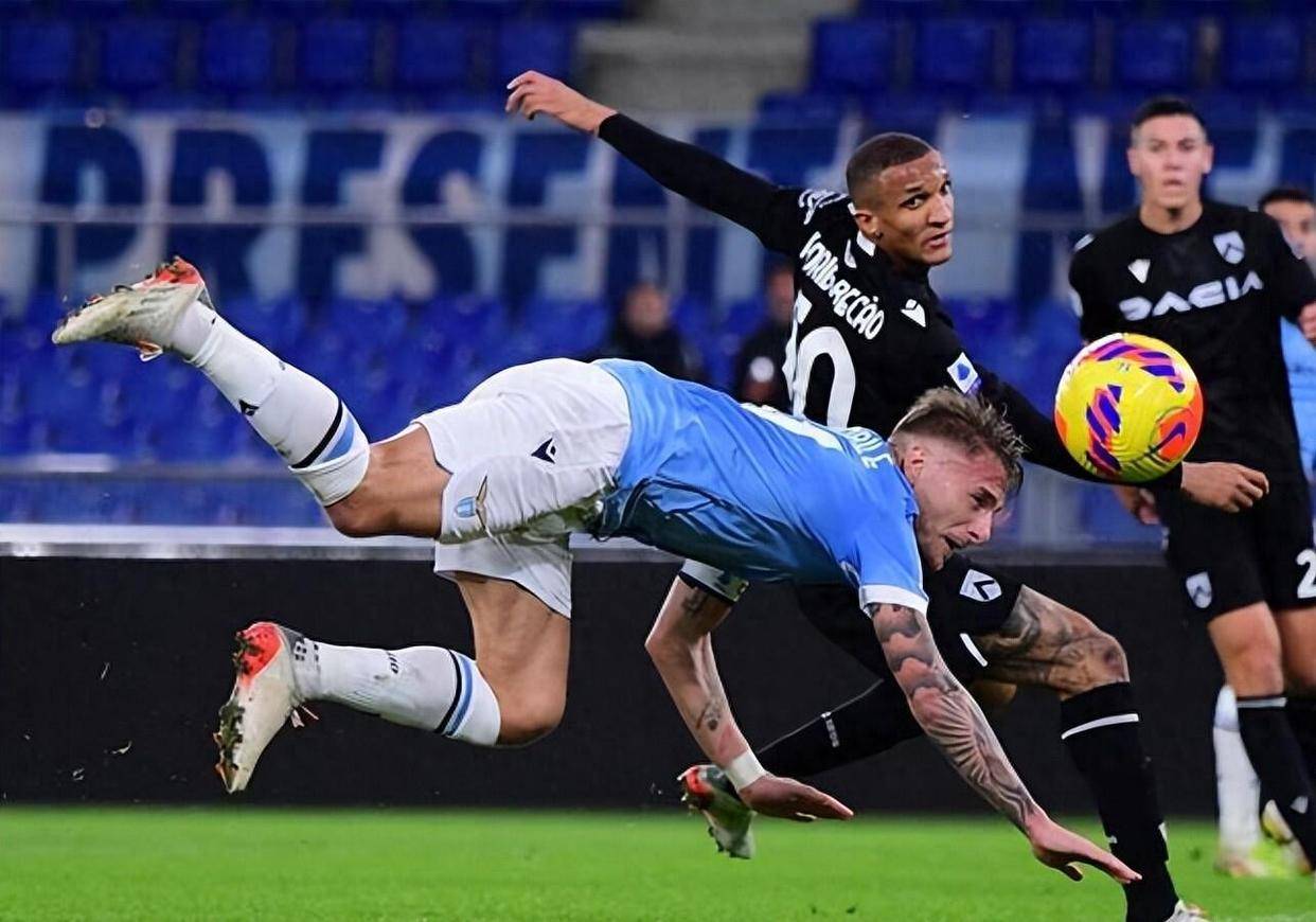 关于拉齐奥前锋连续进球，破纪录之路的信息