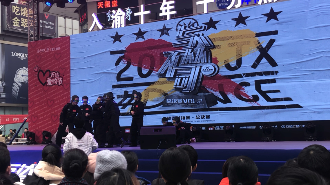 关于激情比拼为夺冠而战:欢呼声此起彼伏的信息 关于激情比拼为夺冠而战:欢呼声此起彼伏的信息