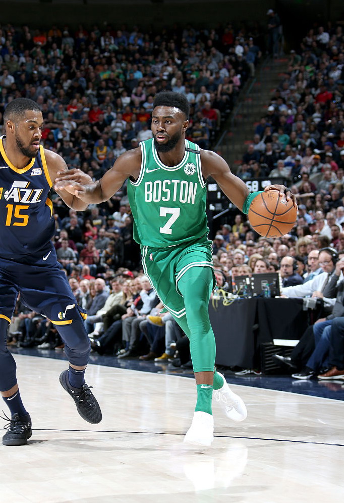 包含爵士惊险胜黄蜂，保持东部第二位置的词条