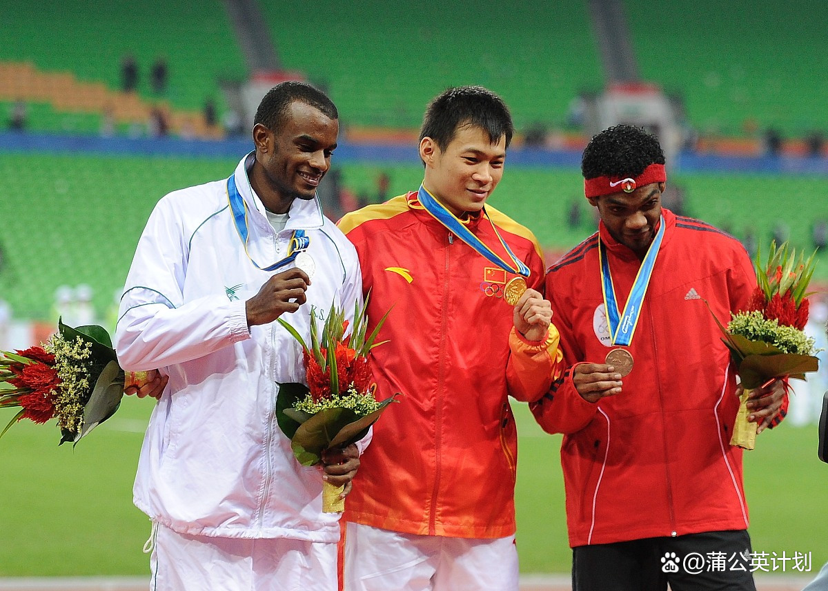 田径比赛选手夺冠赛场称霸 田径比赛选手夺冠赛场称霸