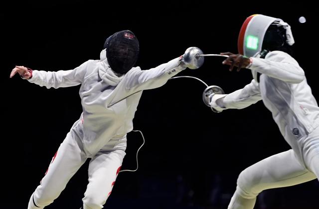 捷克女子击剑选手智取千里获得银牌