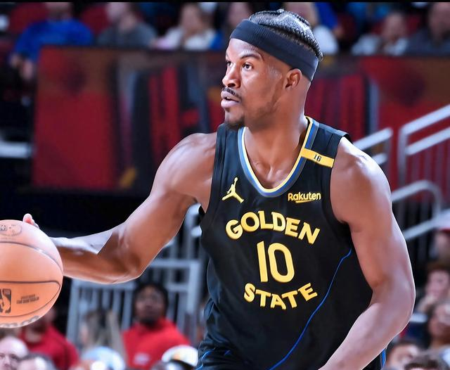 篮网队蓄积实力轻松击败尼克斯队