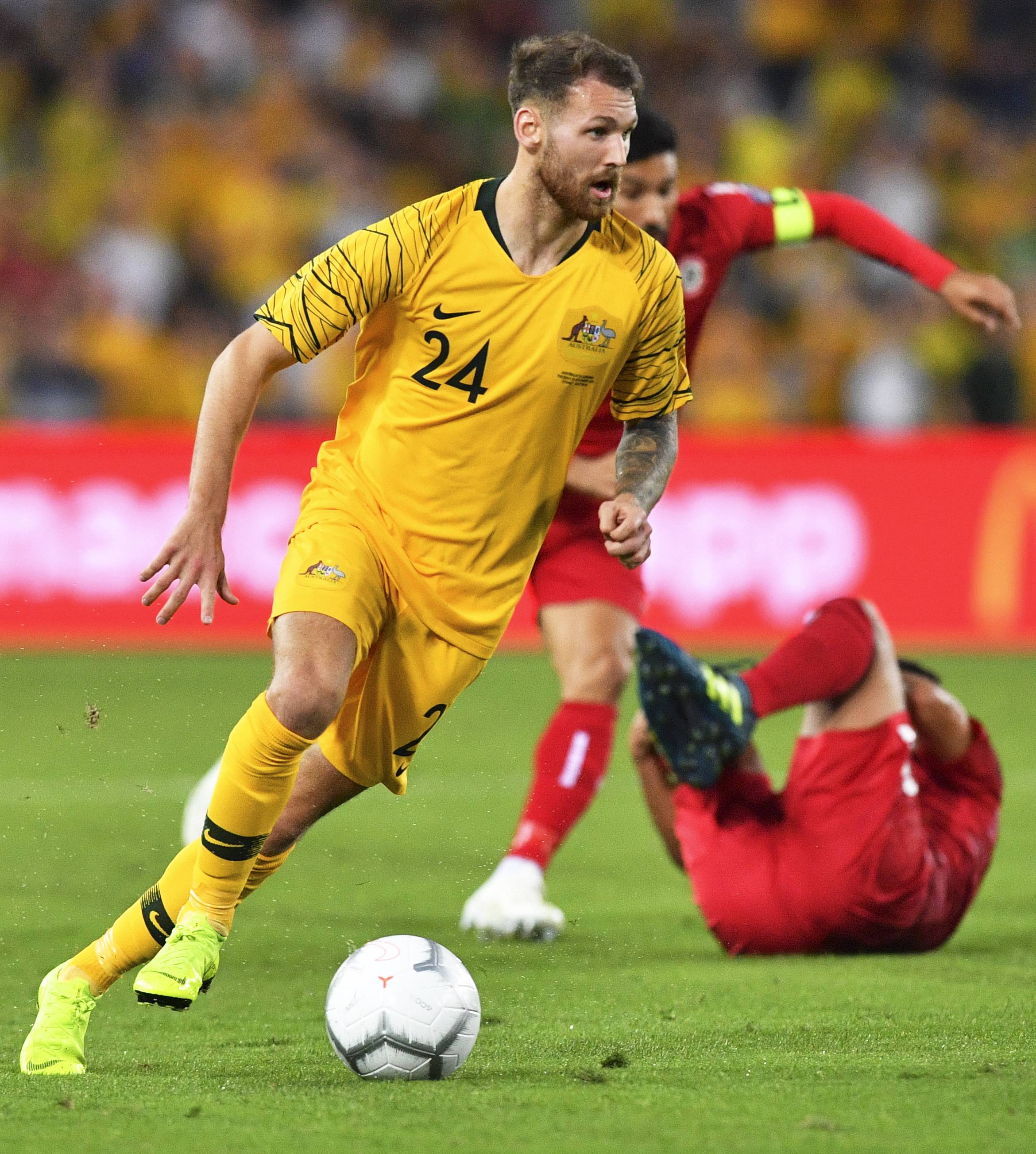 包含澳大利亚队实现大比分胜利，士气高昂的词条