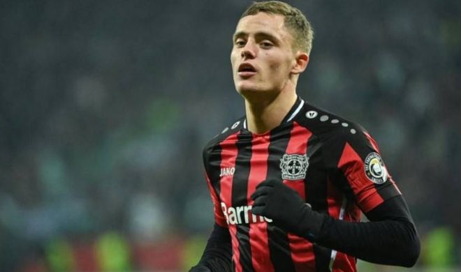 关于勒沃库森团结一致，稳坐积分榜前列的信息