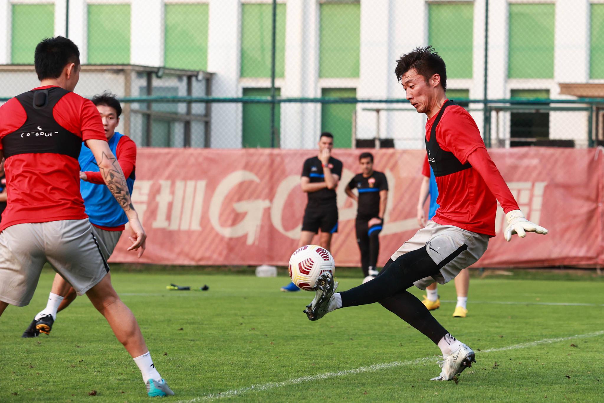 深圳佳兆业全队备战,力争迎接新一场胜利的简单介绍 深圳佳兆业全队备战,力争迎接新一场胜利的简单介绍