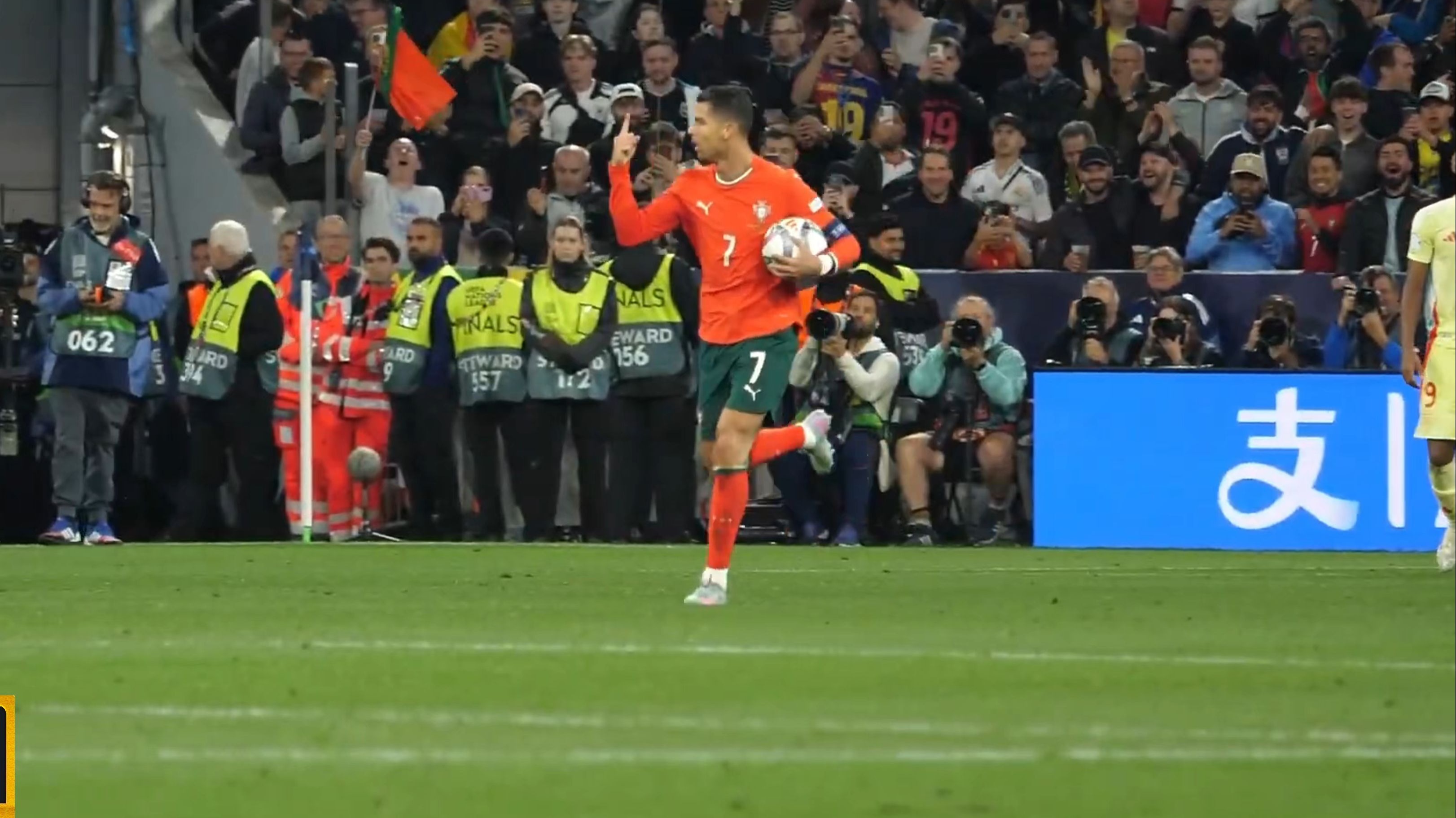 中超重磅对决:C罗迎战英格兰,关键一战的简单介绍 中超重磅对决:C罗迎战英格兰,关键一战的简单介绍