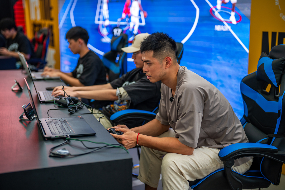 包含焦点大战:LPL上演巅峰碰撞的词条 包含焦点大战:LPL上演巅峰碰撞的词条