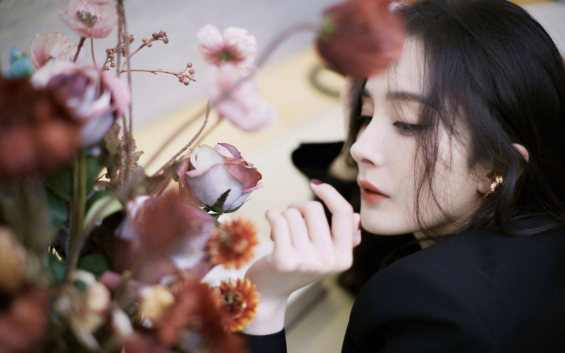 夜色疾驰，蒂亚戈在F1街道赛的关键逆转