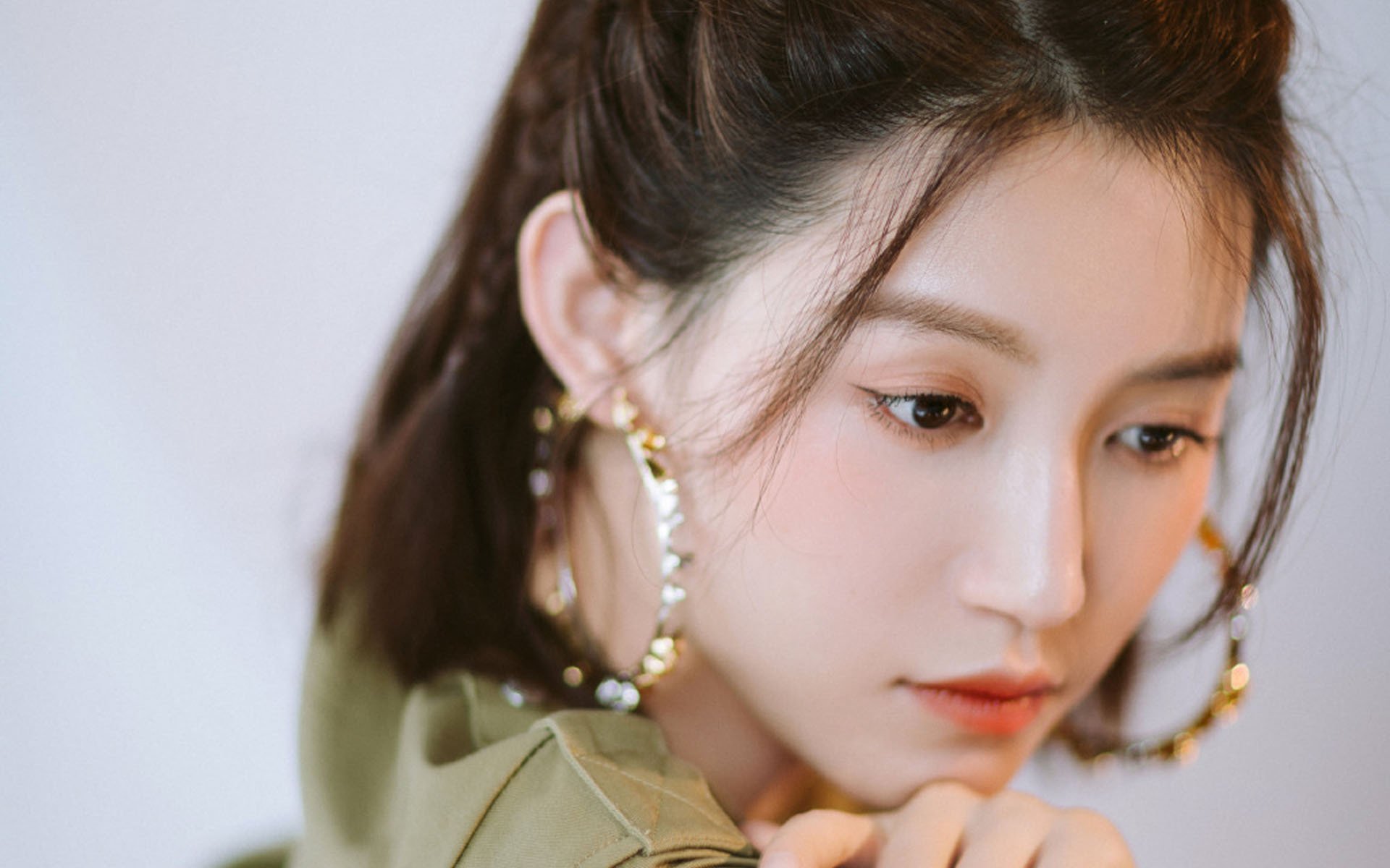 铁壁防守，孔德如何在对决中冰封澳大利亚的进攻希望？