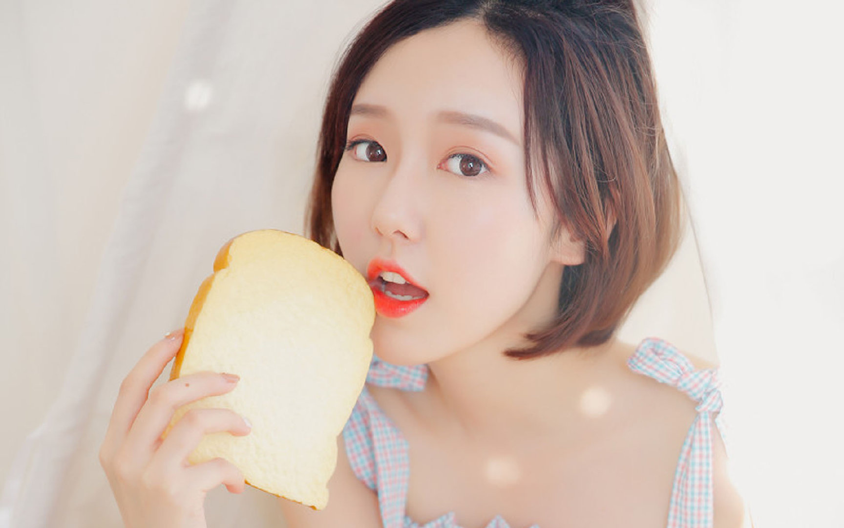 黄蜂蛰热火，爱德华兹燃爆赛场，个人能力颠覆胜负天平